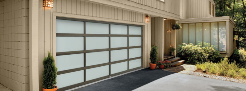 glass2408-Honeysuckle-Rd-Glass-HiRes-800x295